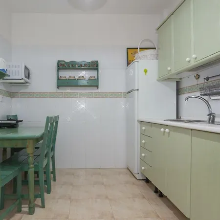 Entero Con Vistas Al Mar En * Radazul